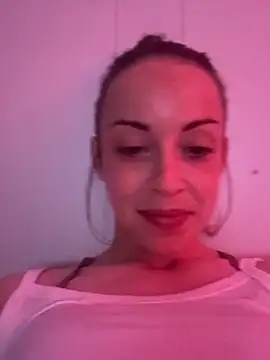 queenserenaxo online show from January 6, 1:31 am