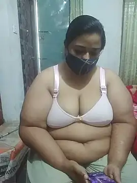 momo loves online show from February 20, 10:17 am