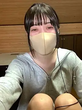 minami room online show from April 9, 1:27 pm