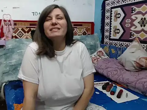 Adelinemilf online show from January 12, 8:30 am