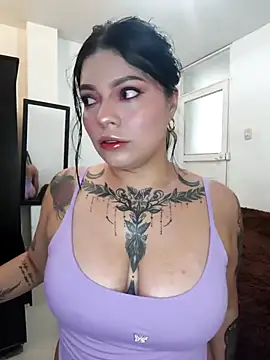 brenda palacio online show from February 18, 7:24 pm