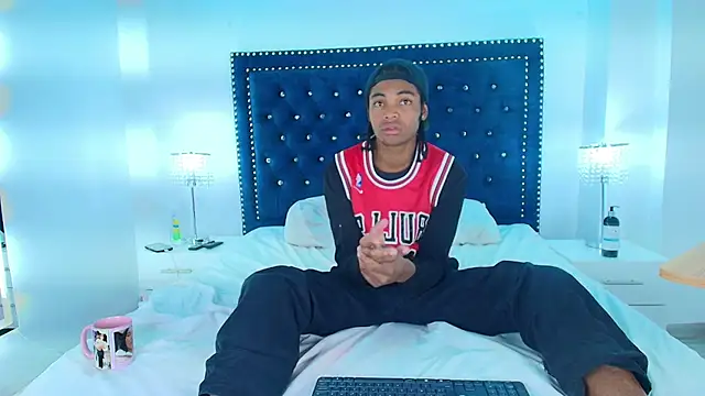 Cristal and luke online show from March 15, 4:14 am