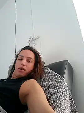 ofjuliaa online show from April 4, 2:16 pm