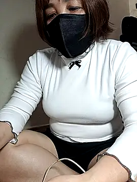 Lyna sexy24 online show from January 17, 11:45 pm