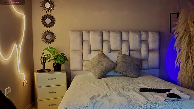  liiss online show from February 7, 11:25 am