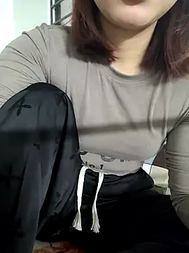 -LunaLust online show from January 9, 9:35 am