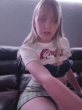 BunnySnowFlake online show from April 4, 2:21 am