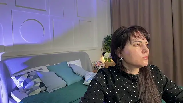  SilkyShadow  online show from February 1, 12:53 am