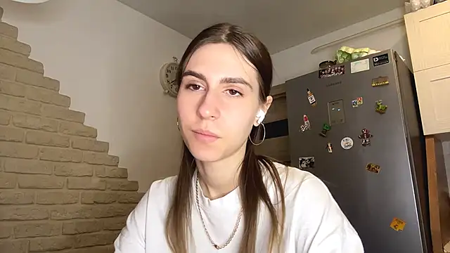 ElsieKuhlmann online show from April 18, 7:07 pm