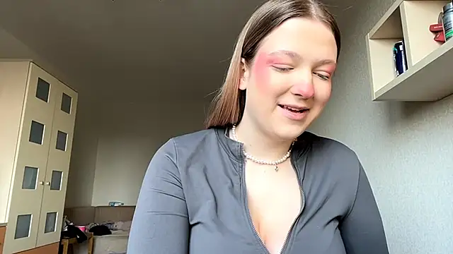 JammieMickiewicz online show from March 13, 7:42 am