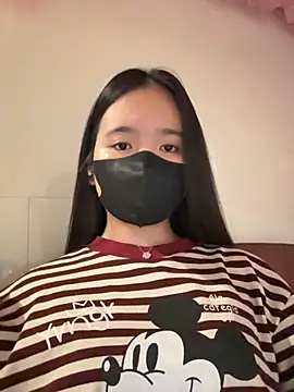 Gwen879 online show from April 24, 7:11 am