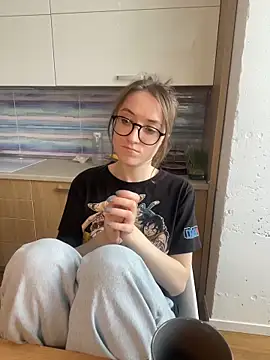 Persephone Kore online show from April 10, 12:33 pm