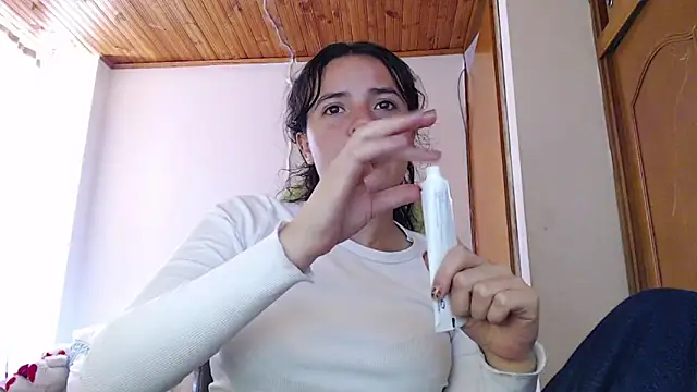 Shanel Lozano online show from February 25, 5:22 pm