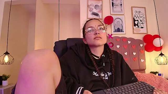 Hanabie  online show from February 18, 3:27 am