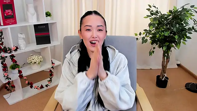 KellyKaai online show from January 13, 8:29 am