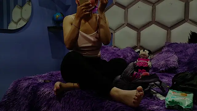 yvi taylor online show from April 17, 1:13 pm