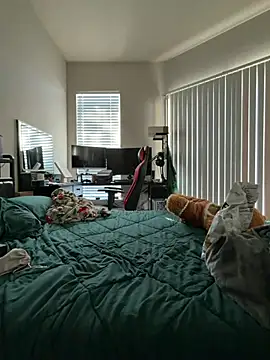 julia4thewin online show from February 23, 9:36 pm