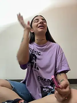 Abriil cutee online show from April 13, 2:07 pm