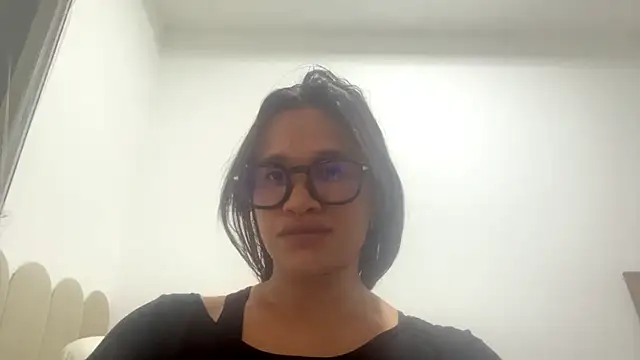 KarlySchnobrich online show from January 13, 8:24 pm