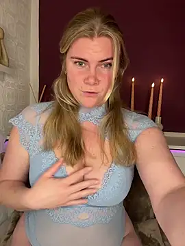 SexyBlondJoanna online show from January 31, 7:11 pm