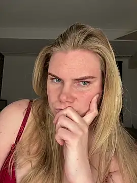 SexyBlondJoanna online show from February 14, 9:39 pm