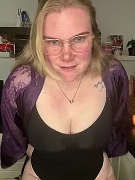 SexyBlondJoanna online show from February 18, 9:25 pm