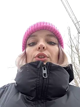 aka Blonde online show from February 15, 7:51 am