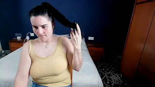 Alice Dan online show from February 10, 4:10 pm