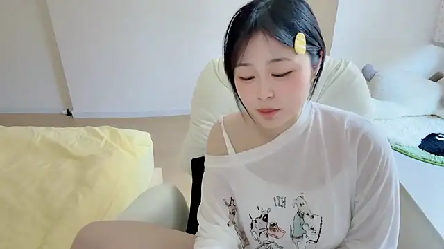 Onefiona online show from April 10, 6:30 am