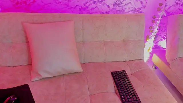 soffi joness23 online show from February 19, 7:13 pm