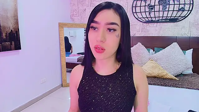 emily clarkk  online show from January 17, 7:54 pm