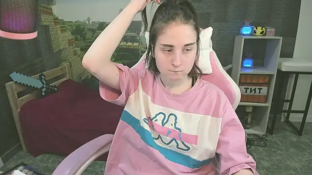 KiraDuvall online show from February 14, 5:15 pm