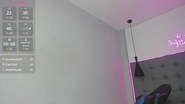 scarletcherry18 online show from April 13, 8:04 am