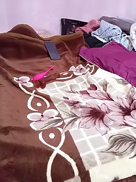 Phoebe-e online show from April 10, 9:04 am