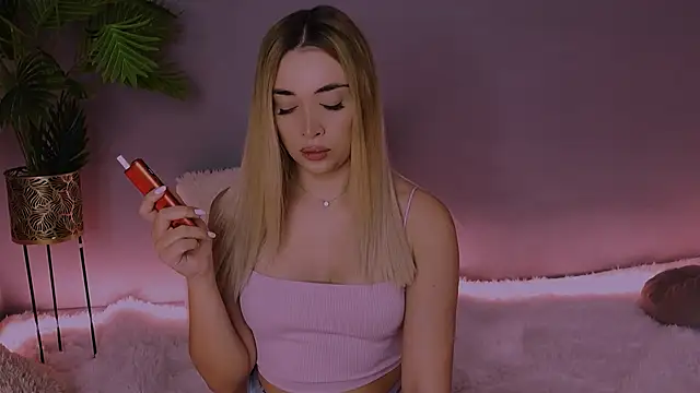 moniquess online show from January 12, 10:09 am