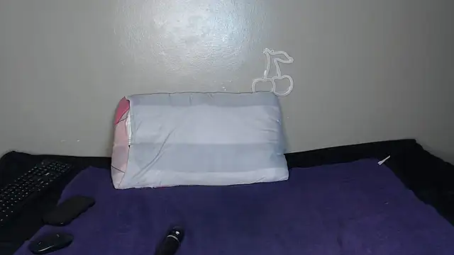 liztaylor online show from March 15, 12:07 pm