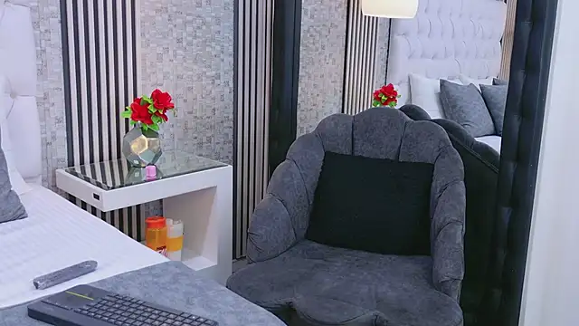 ChloeRousee online show from January 31, 7:11 pm