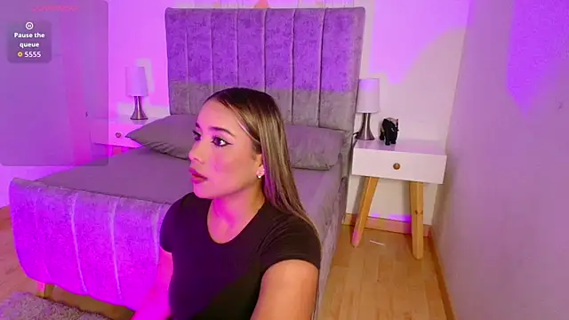 Lucy Carson  online show from March 18, 3:33 am