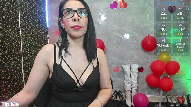 adellelennoxx online show from February 18, 9:08 am