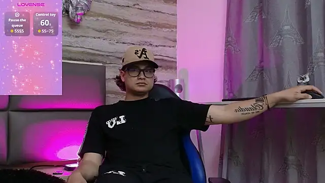 Danner Alaia online show from February 18, 8:08 pm