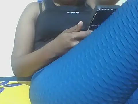 Littlemistress24 online show from April 12, 9:39 pm