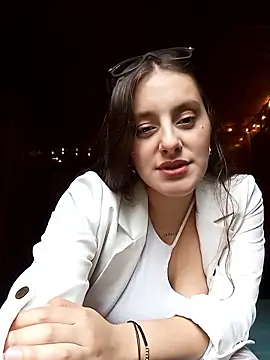 Mia Rouse9 online show from January 15, 8:04 pm