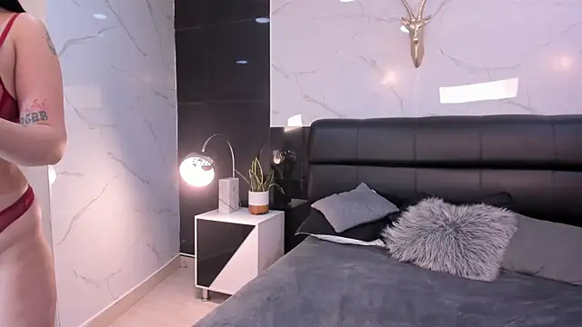 KomiCatt online show from April 1, 2:03 pm