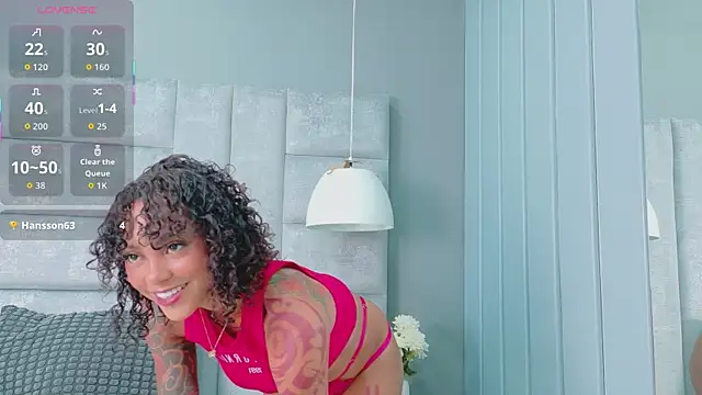 LizStorm  online show from April 7, 8:00 pm