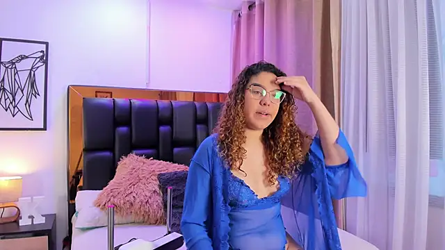 AllisonAdams  online show from April 4, 12:04 pm