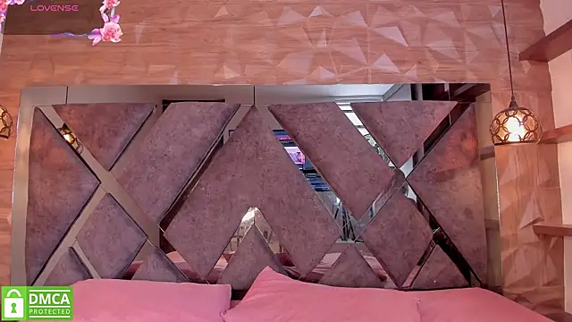 Zamahara Rodriguez online show from April 6, 8:10 pm