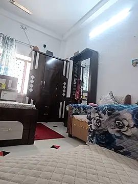 Hot-Tinaa online show from April 6, 7:31 am