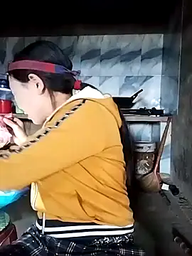 lia-coy online show from February 20, 3:27 am