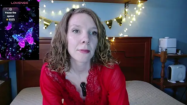 Daisy Lovely online show from April 1, 7:31 am