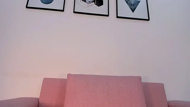 victoriavelasquez  online show from February 12, 3:25 pm